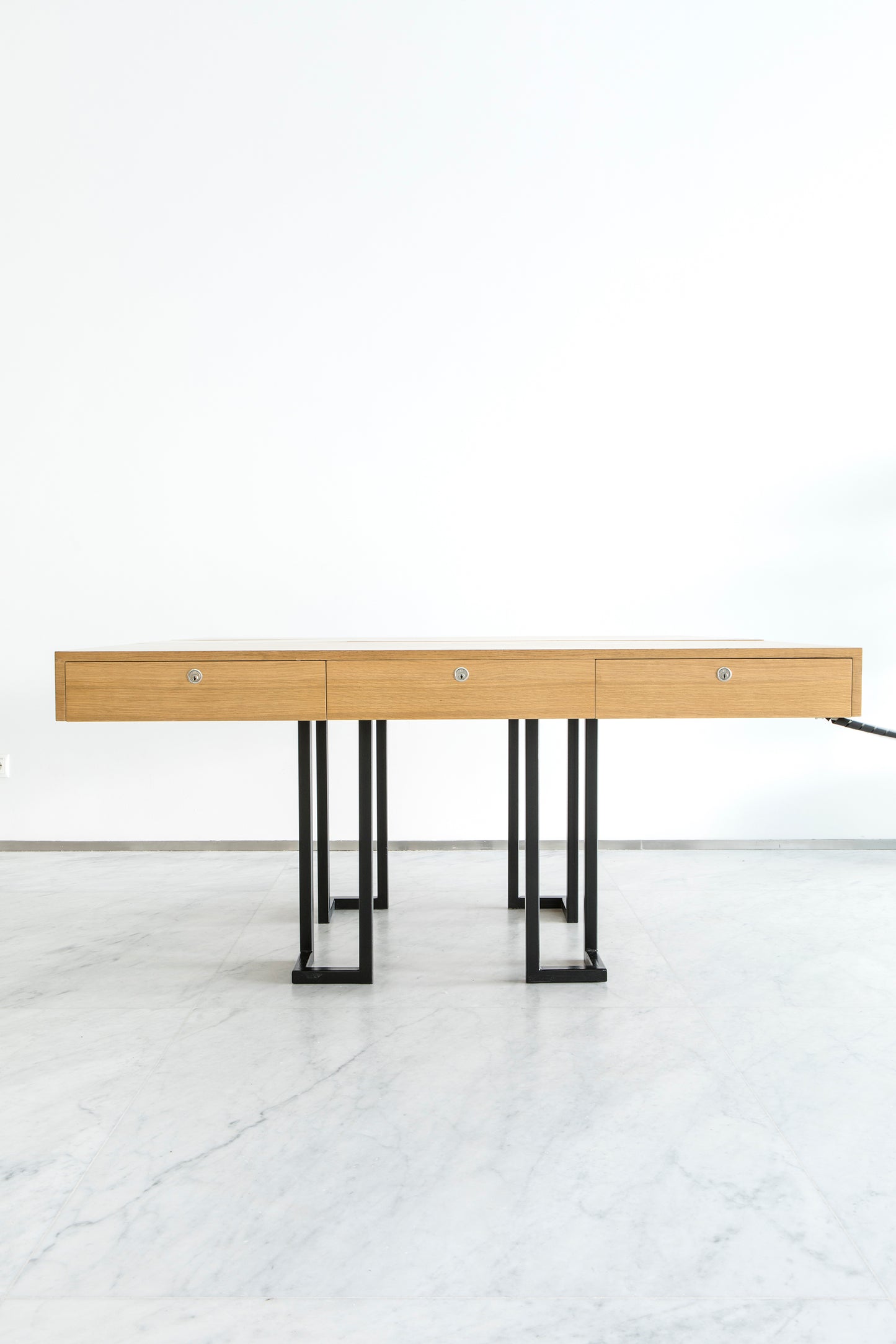 MEETING TABLE DESK