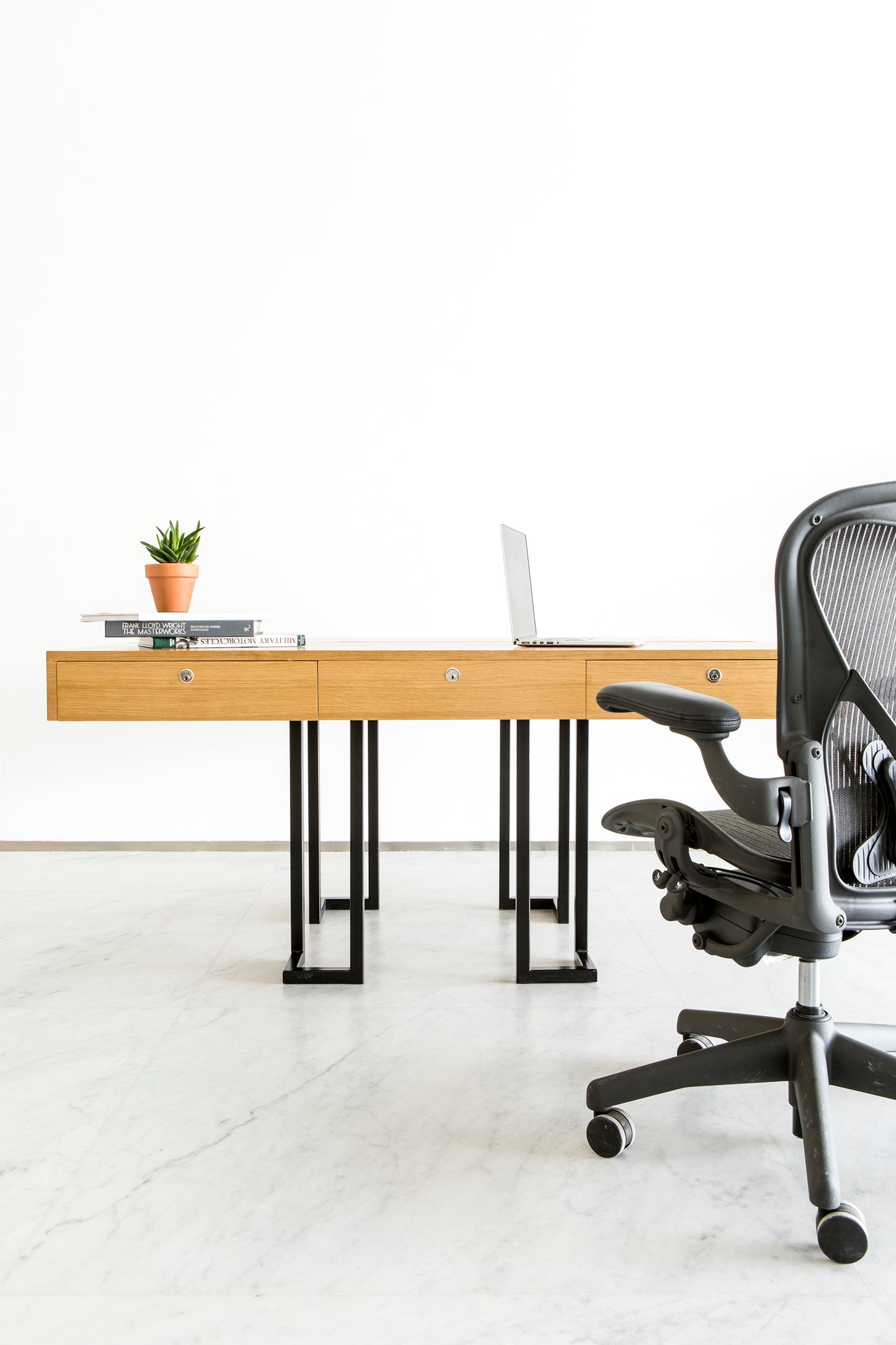 MEETING TABLE DESK