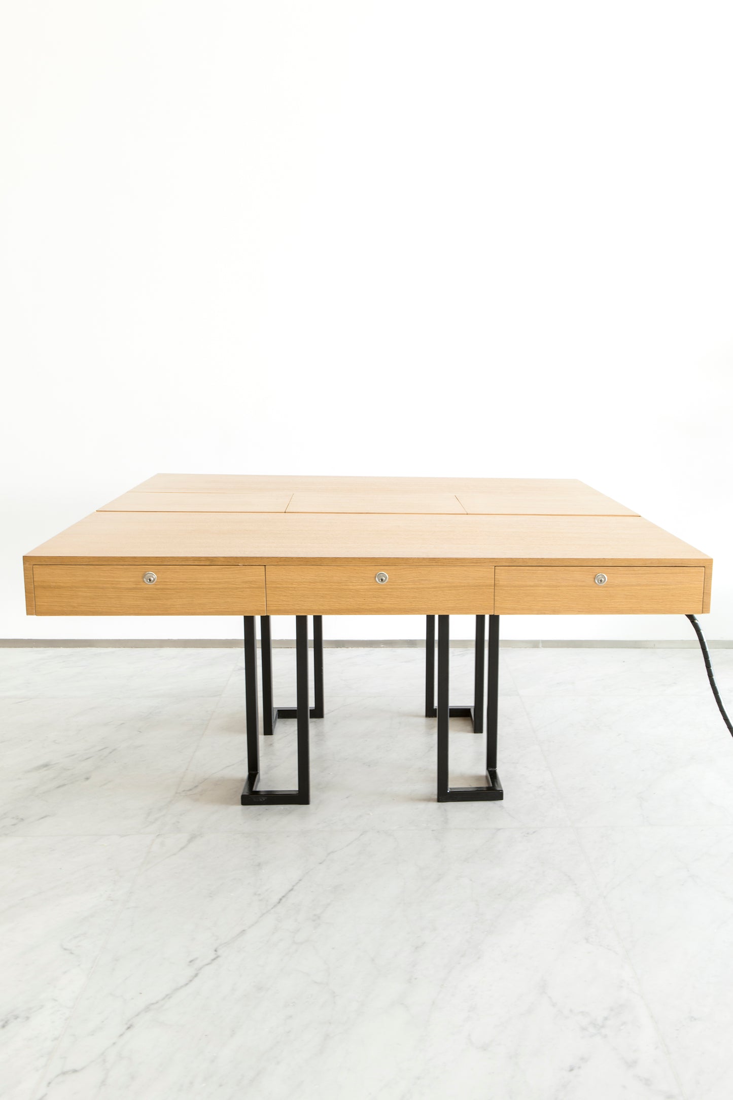 MEETING TABLE DESK