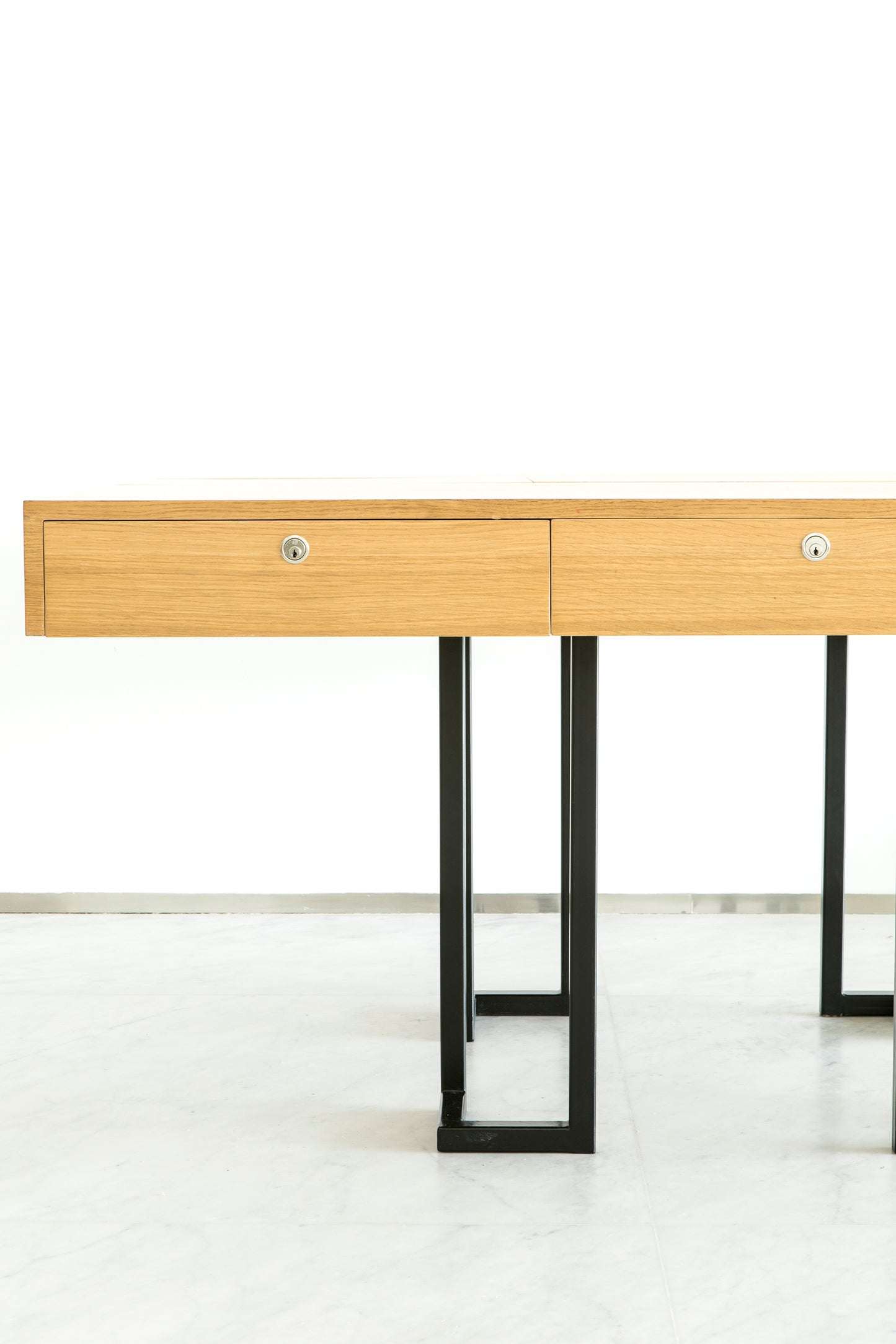 MEETING TABLE DESK