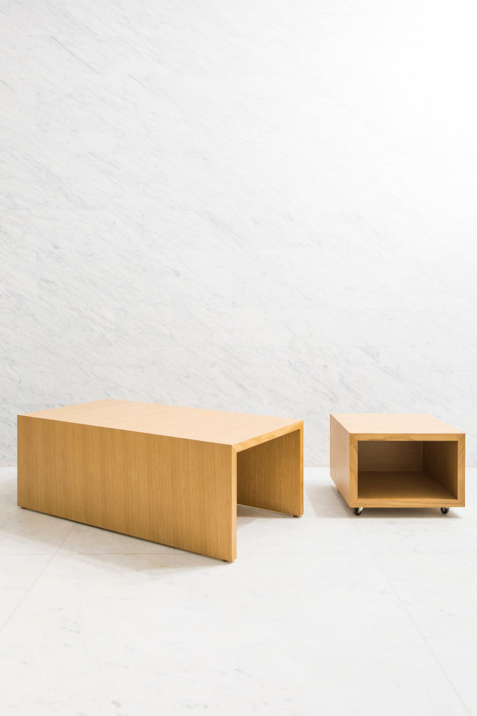 NESTING TABLES