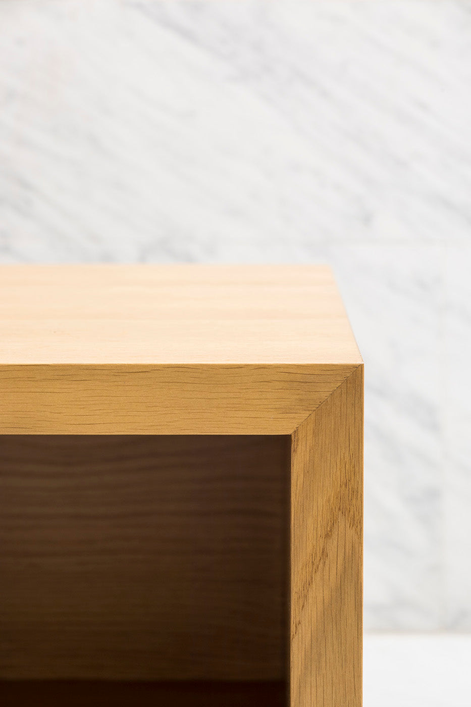 NESTING TABLES